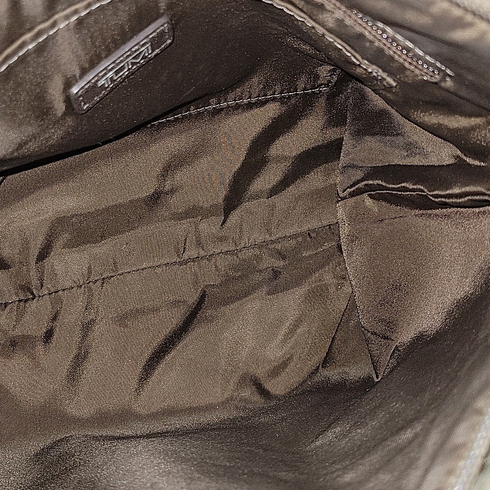 Tumi Olive Green Nylon Crossbody Shoulder Bag - Picture 13 of 16